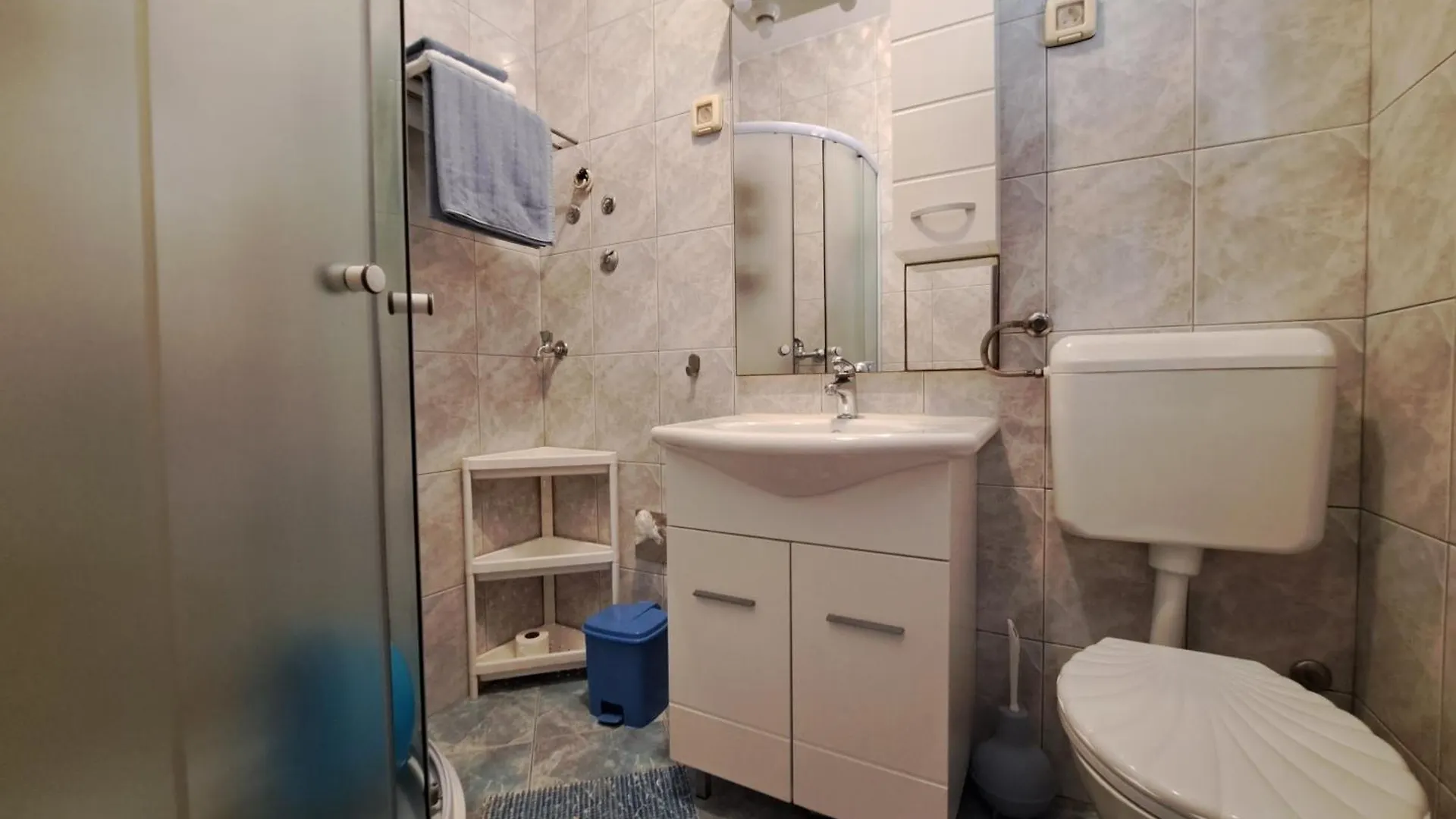 Aparments Orange & Blue Apartment Fazana Croatia